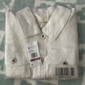 Women’s Size M White Jean jacket, never worn, brand new.